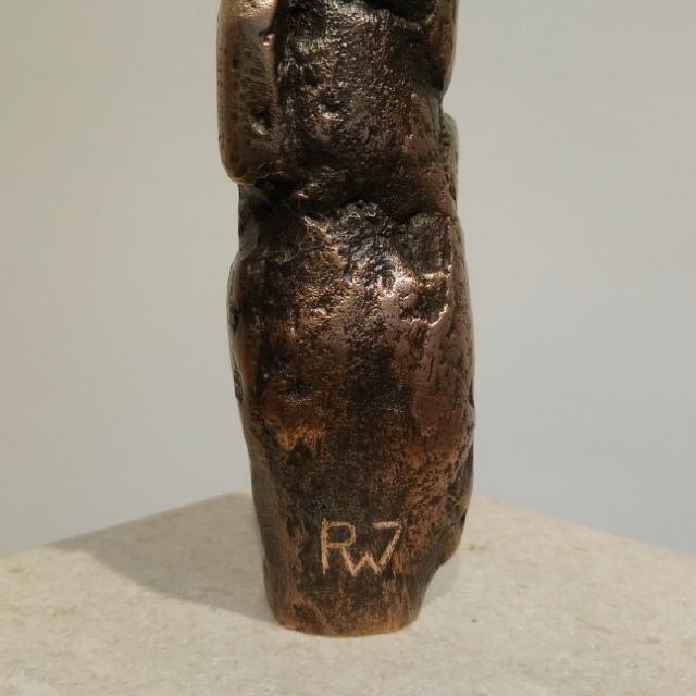 Ereignisse #3 / 2018 / Bronze auf Kalksteinsockel / H62 cm / RW529