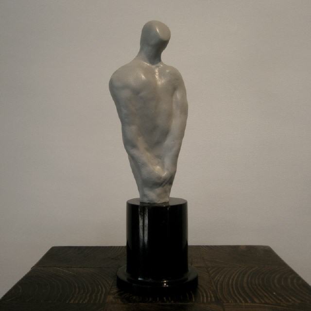 Demut / 2004 / Messing, lackiert / H18 cm + Sockel 8 cm / RW328 