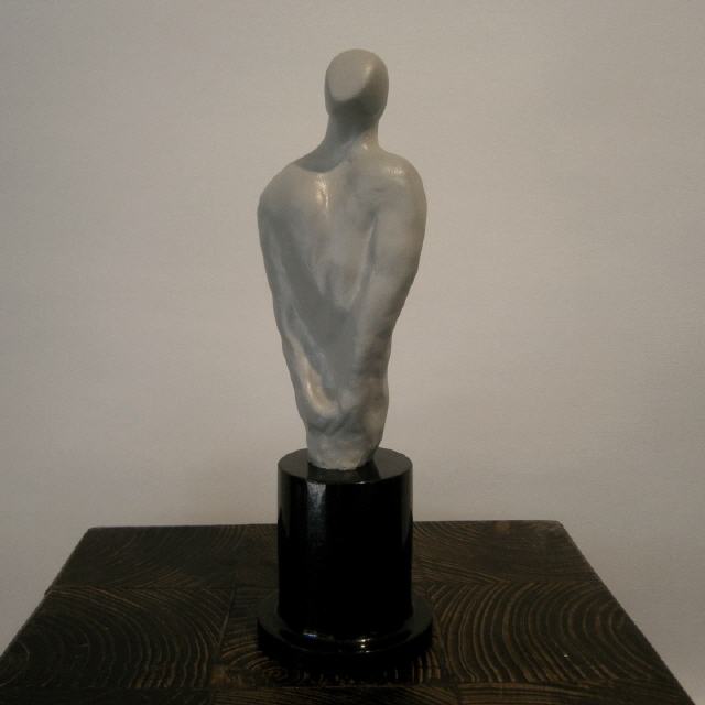 Demut / 2004 / Messing, lackiert / H18 cm + Sockel 8 cm / RW328 