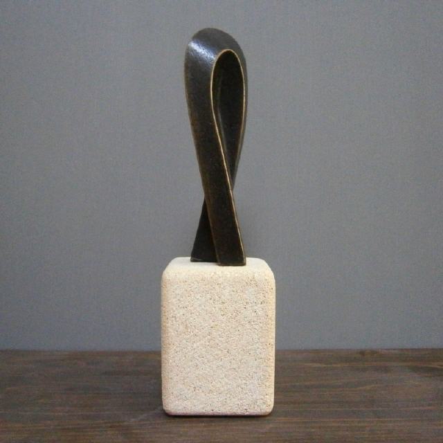 Schreitende / 2004 / Messing / H16 cm + Sockel 9 cm / RW331