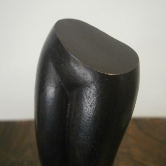 Weiblicher Torso / 2004 / Messing / H12 cm + Sockel 5 cm / RW332