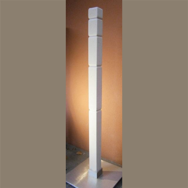 Stele #1 / 2019 / Kalkstein, Steher aus Niro-Stahl, 60x60 cm / H187 cm / RW538