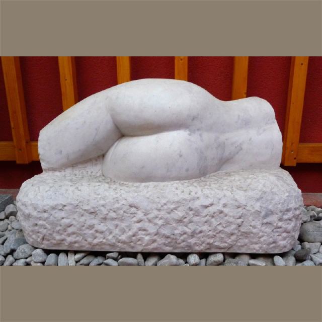 Weiblicher Torso, liegend / 1997 / Marmor / B80 cm / RW316