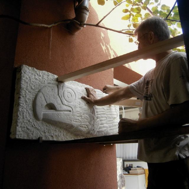 Adler, aztekisch (Relief) / 2020 / Kalkstein / B118 x H50 x 18 cm / RW562