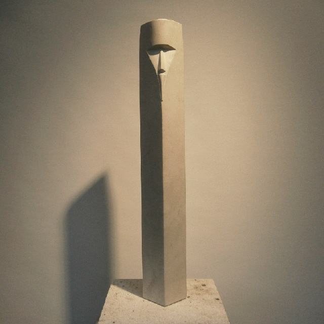 W&auml;chter / 2021 / Kalkstein / 10 x 10 x H87 cm / RW576 