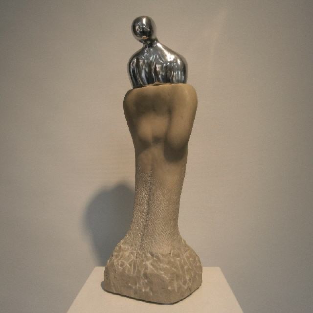 Entwicklung / 2021 / Aluminium, Kalkstein / H54 cm / RW580