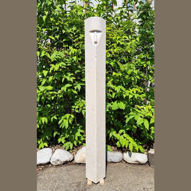 W&auml;chter / 2025 / Kalkstein / 12 x 12 x H130 cm / RW617 